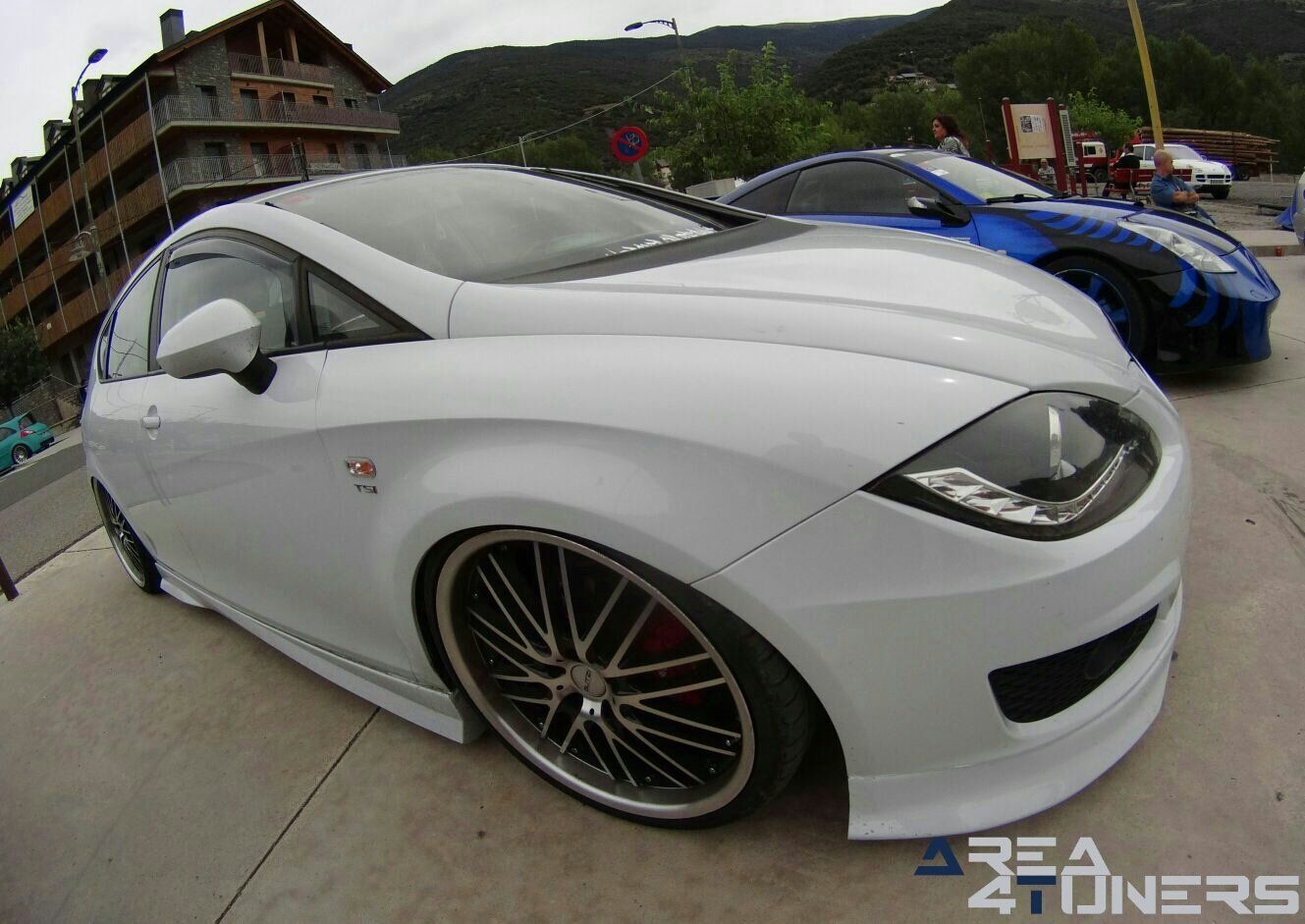 5º Motor Show Vila De Sort
Imagen del reportaje revista Tuning Area4tuners.es, concentración de coches Tuning del año 2017 en Sort, Lérida, España