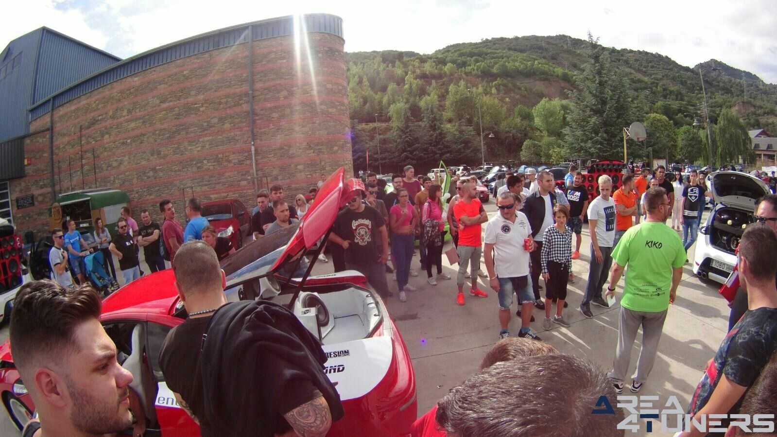 5º Motor Show Vila De Sort
Imagen del reportaje revista Tuning Area4tuners.es, concentración de coches Tuning del año 2017 en Sort, Lérida, España