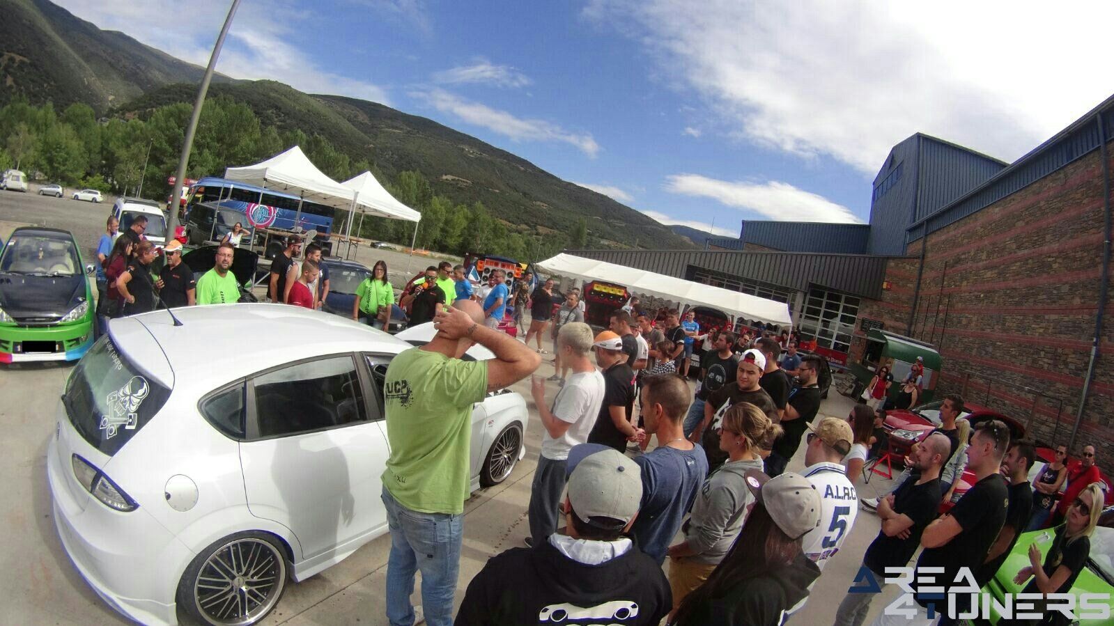 5º Motor Show Vila De Sort
Imagen del reportaje revista Tuning Area4tuners.es, concentración de coches Tuning del año 2017 en Sort, Lérida, España