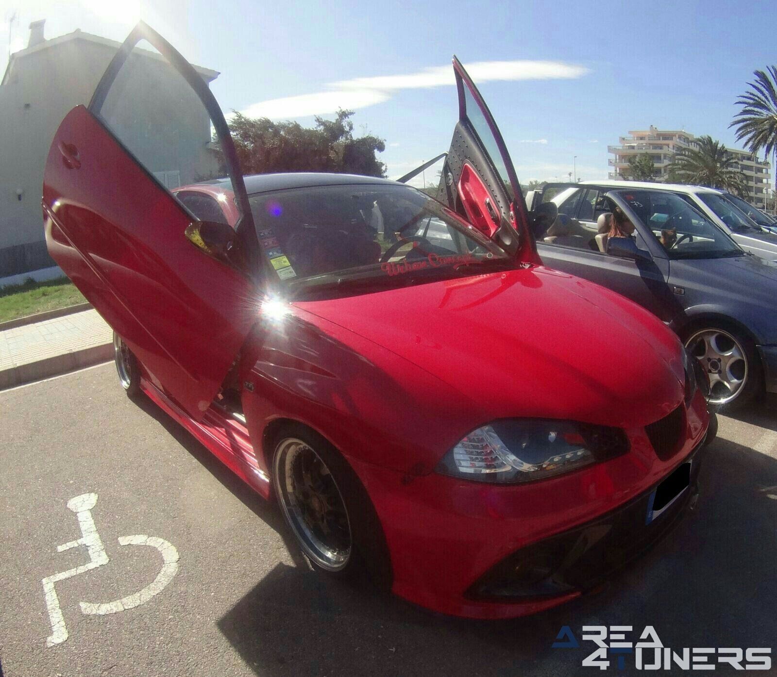 1ª Concentración Tuning Torrenostra
Imagen del reportaje revista Tuning Area4tuners.es, concentración de coches Tuning del año 2017 en Torreblanca, Castellón, España