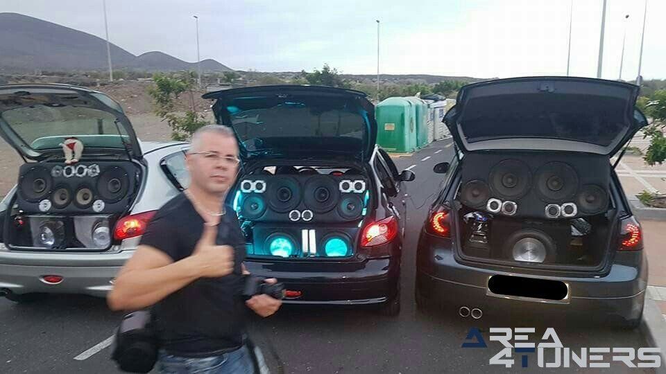 5ª Fiesta Del Motor Guimar
Imagen del reportaje revista Tuning Area4tuners.es, concentración de coches Tuning del año 2017 en Guimar, Tenerife, España