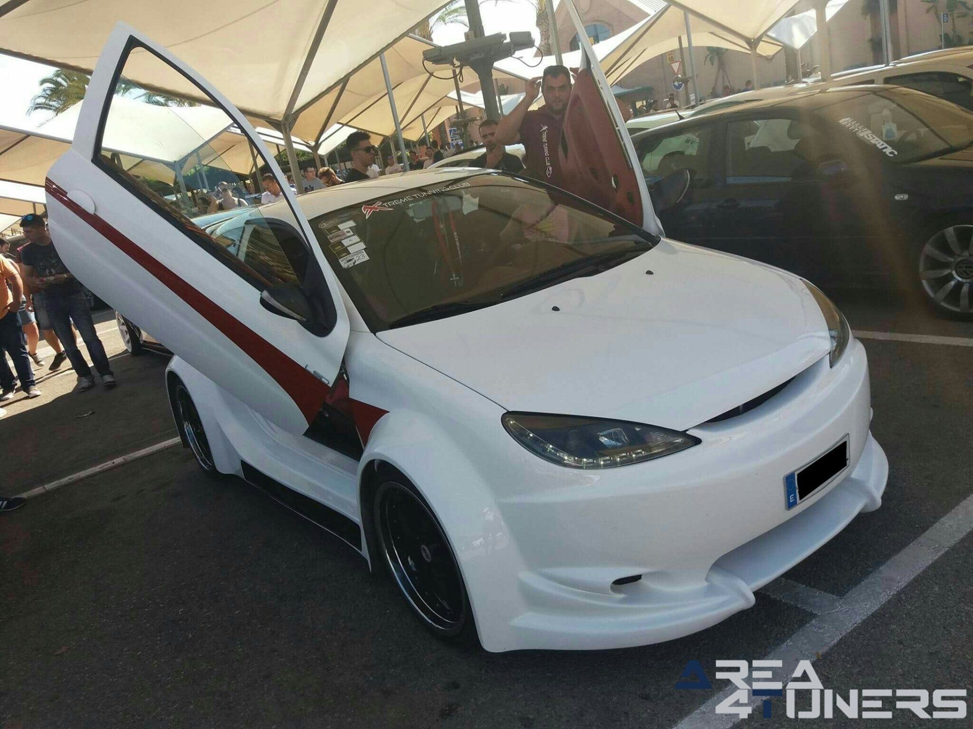 8ª Kdd The World Racing Club
Imagen del reportaje revista Tuning Area4tuners.es, concentración de coches Tuning del año 2017 en Vélez, Málaga, España