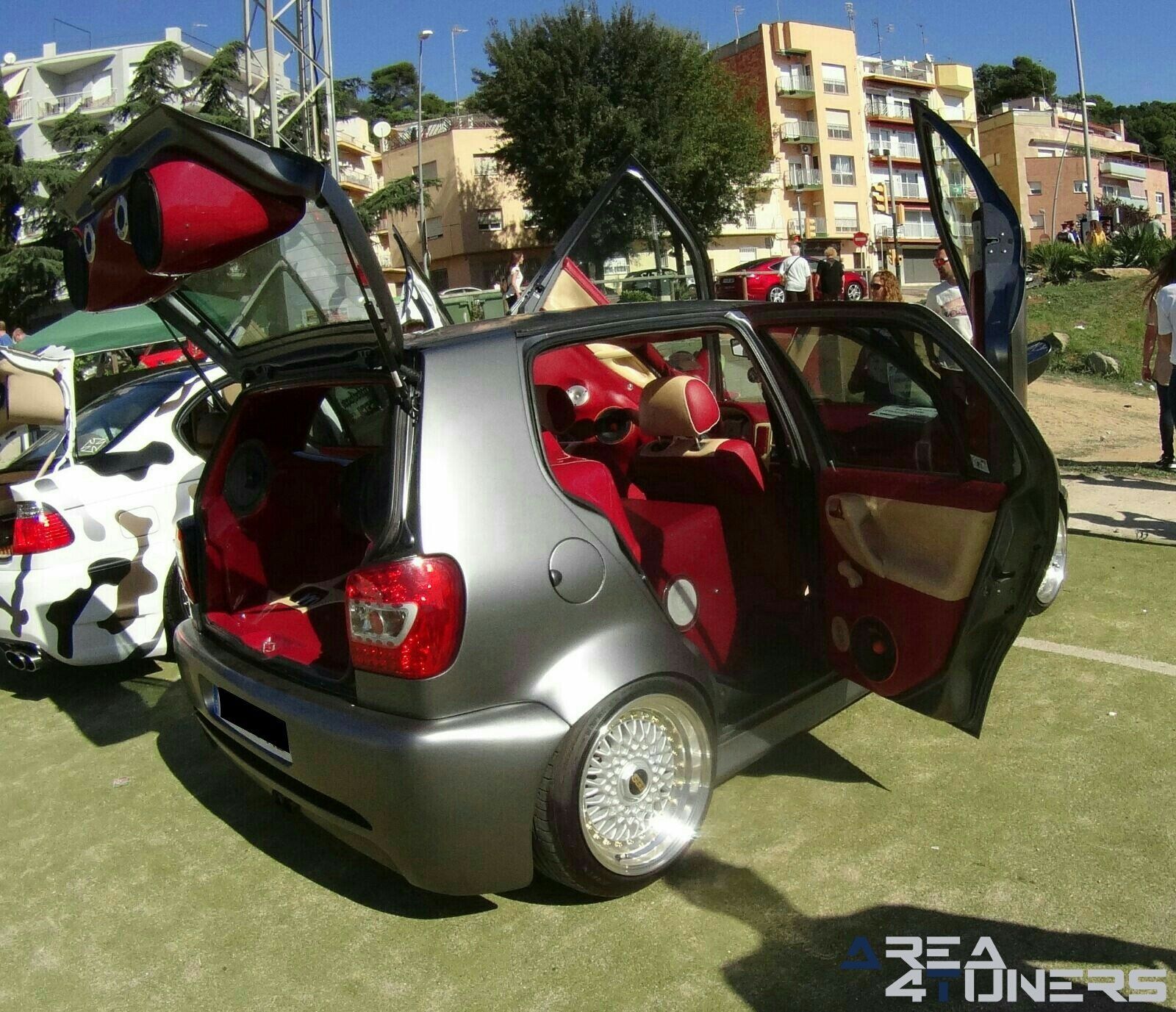 Blanes Motor Days 2k17
Imagen del reportaje revista Tuning Area4tuners.es, concentración de coches Tuning del año 2017 en Blanes, Gerona, España