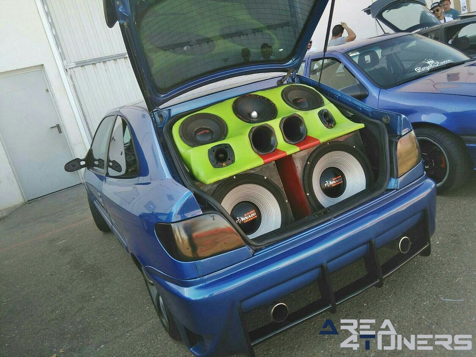 2ª Concentración Tuning Talavera La Real
Imagen del reportaje revista Tuning Area4tuners.es, concentración de coches Tuning del año 2017 en Talavera La Real, Cáceres, España