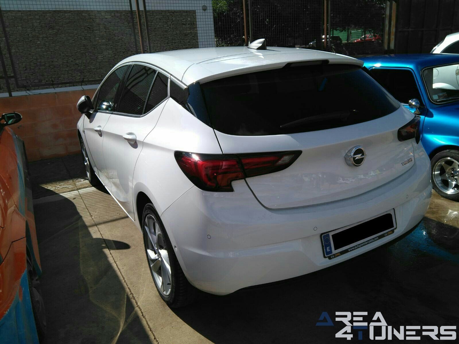 1er Roca Tuning
Imagen del reportaje revista Tuning Area4tuners.es, concentración de coches Tuning del año 2017 en Setenil De Las Bodegas, Cádiz, España