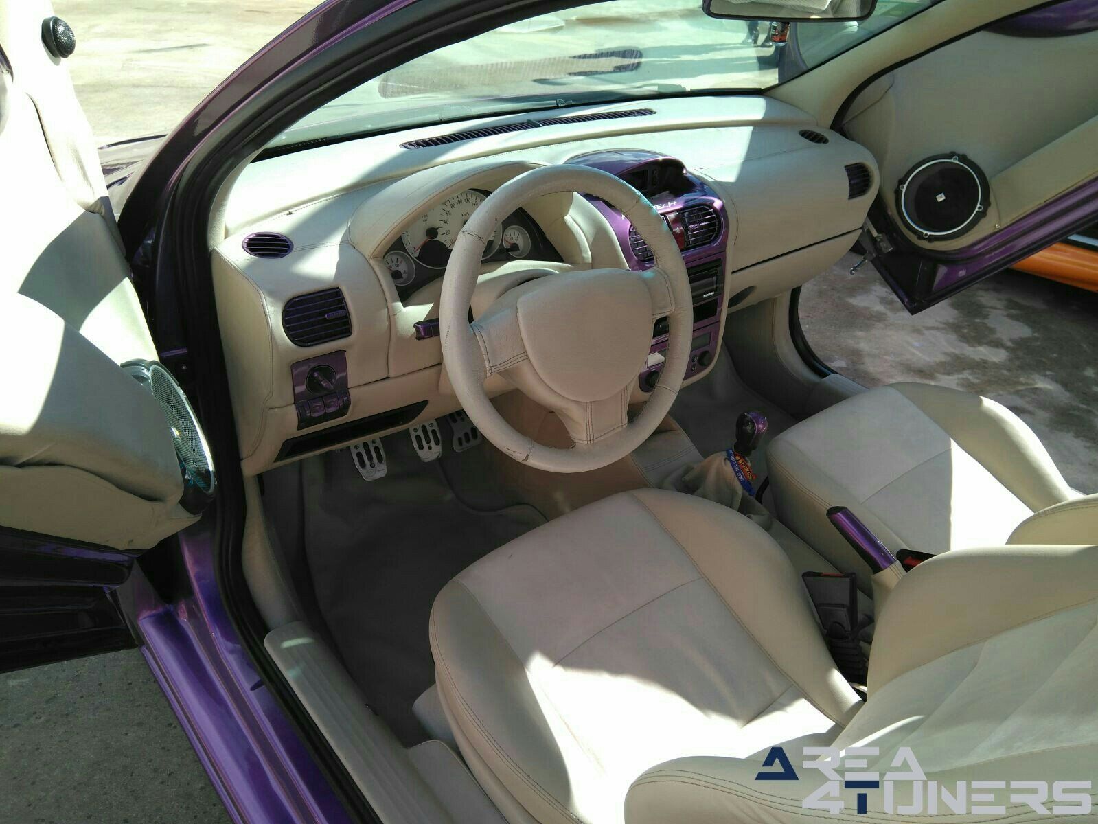 1er Roca Tuning
Imagen del reportaje revista Tuning Area4tuners.es, concentración de coches Tuning del año 2017 en Setenil De Las Bodegas, Cádiz, España