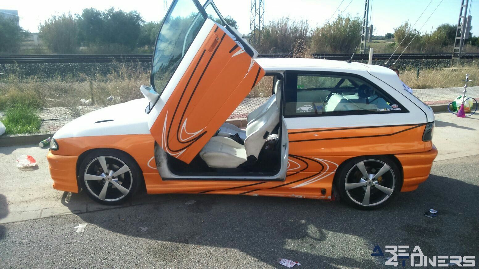 4ª Concentración Tuning Utrera
Imagen del reportaje revista Tuning Area4tuners.es, concentración de coches Tuning del año 2017 en Utrera, Sevilla, España