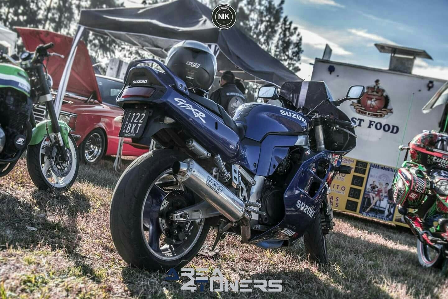 Robustos Y Bajitos, Todo Por Alay