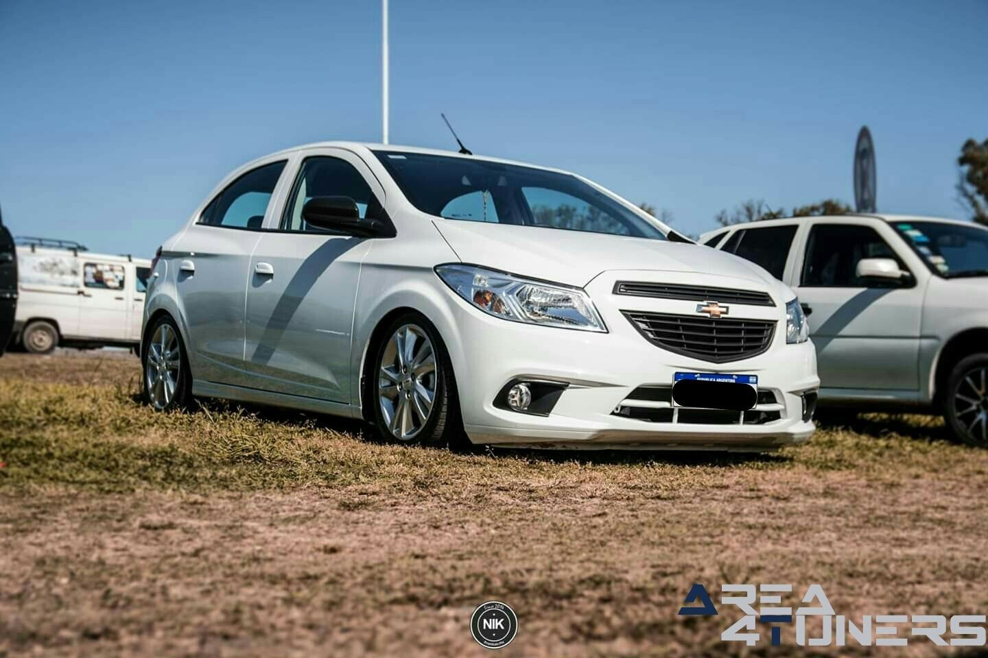 Elegance Fino, Todos Por Sandino