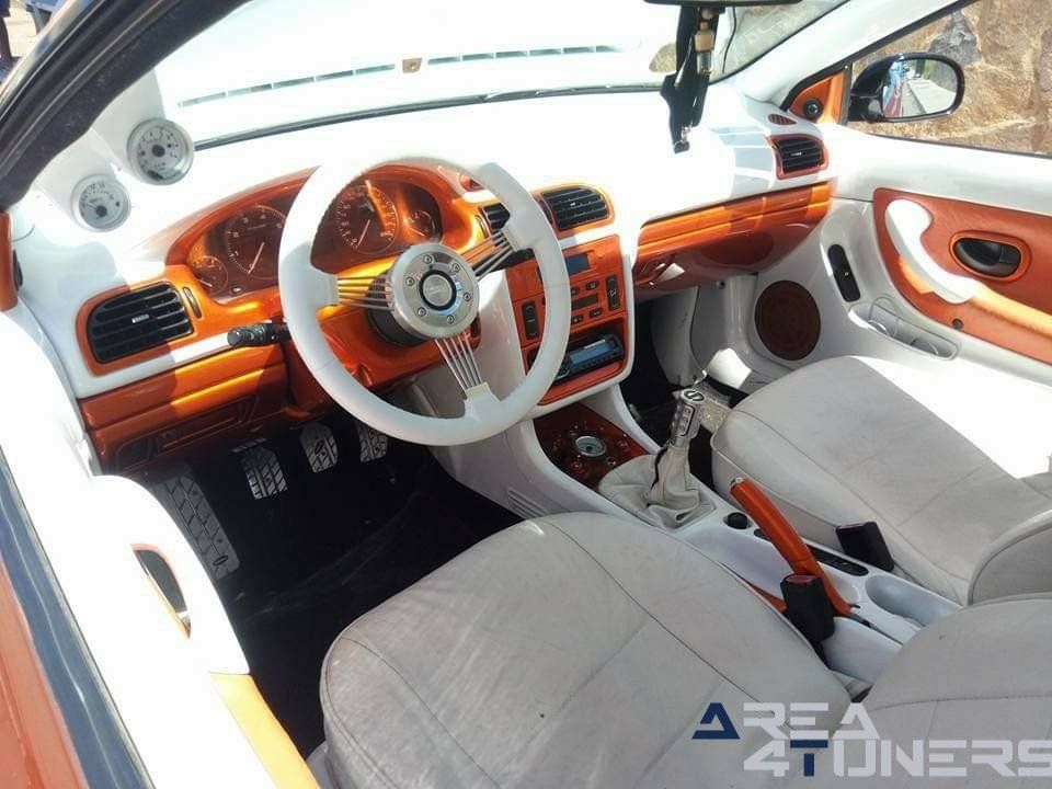 2º Tuning Show Internacional Arroyo San Serván
Imagen del reportaje revista Tuning Area4tuners.es, concentración de coches Tuning del año 2017 en Arroyo San Serván, Lérida, España