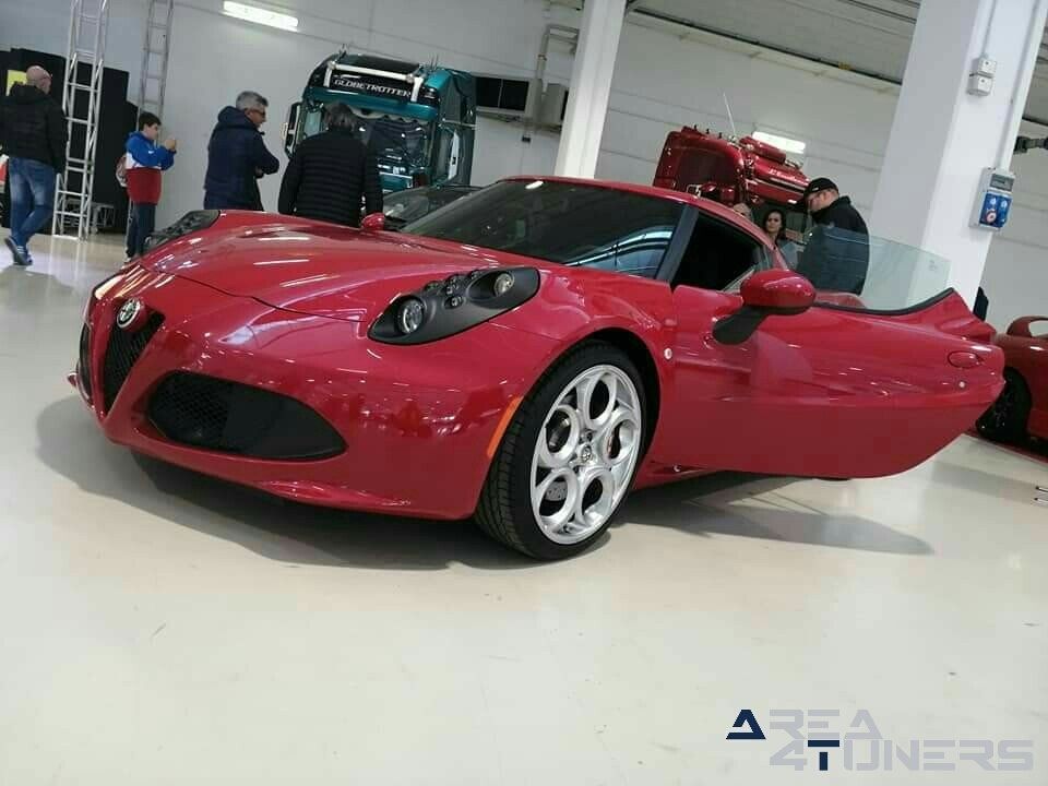 Expo Ruotando Cesena
Imagen del reportaje de la revista Tuning Area4tuners.es, de la
concentración de coches Tuning del año 2019 en Cesena Italia