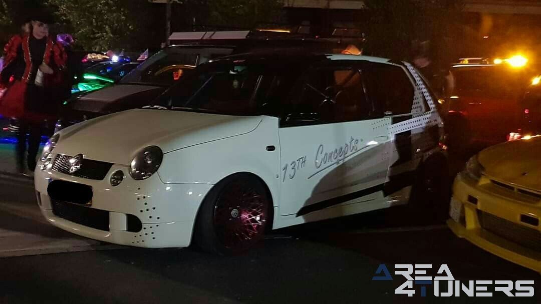 United Projects Halloween Night19
Imagen del reportaje de la revista Tuning Area4tuners.es, de la
concentración de coches Tuning del año 2019 en Brujas Bélgica