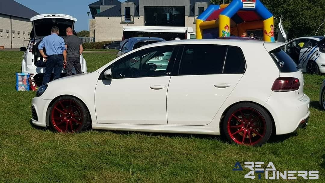 Esprit Tuning Team Party 5 Final Chapter
Imagen del reportaje de la revista Tuning Area4tuners.es, de la
concentración de coches Tuning del año 2019 en Cenfontaine Bélgica