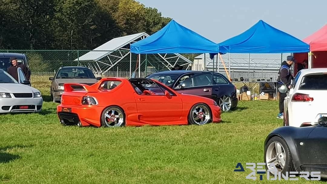 Esprit Tuning Team Party 5 Final Chapter
Imagen del reportaje de la revista Tuning Area4tuners.es, de la
concentración de coches Tuning del año 2019 en Cenfontaine Bélgica