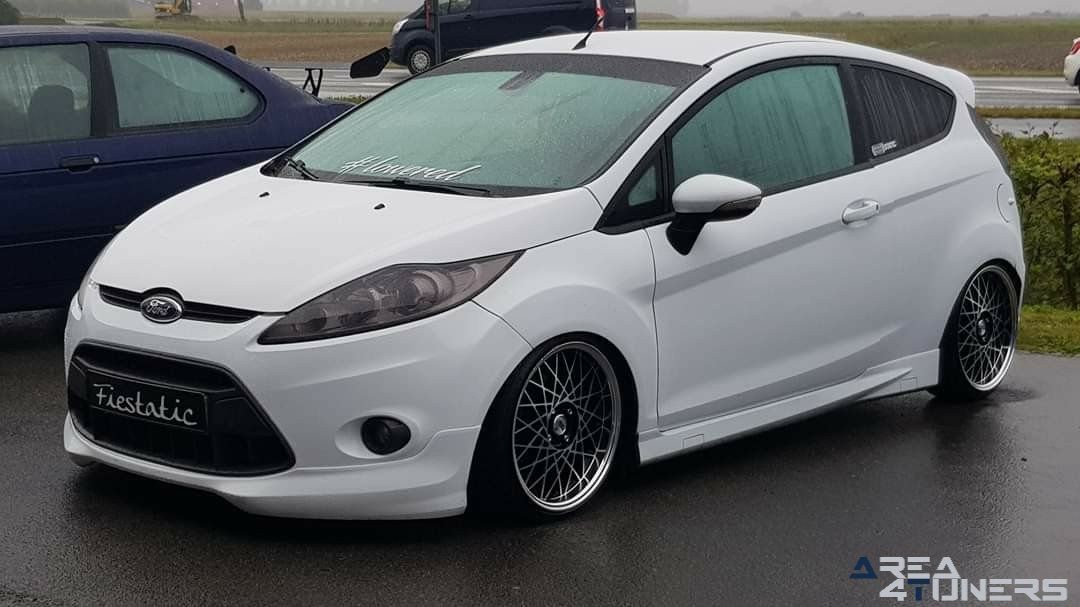 Car Fanatics By Petrol Brothers
Imagen del reportaje de la revista Tuning Area4tuners.es, de la
concentración de coches Tuning del año 2019 en Ostende Bélgica