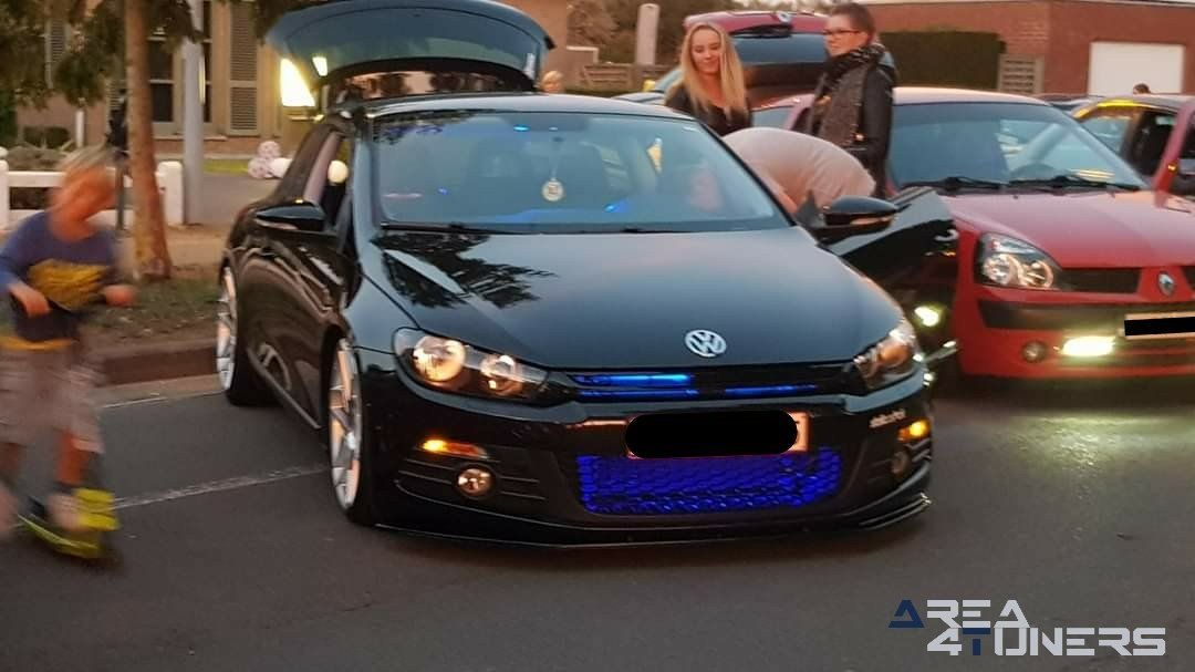Tuning Night Beernem
Imagen del reportaje de la revista Tuning Area4tuners.es, de la
concentración de coches Tuning del año 2019 en Beernem Bélgica
