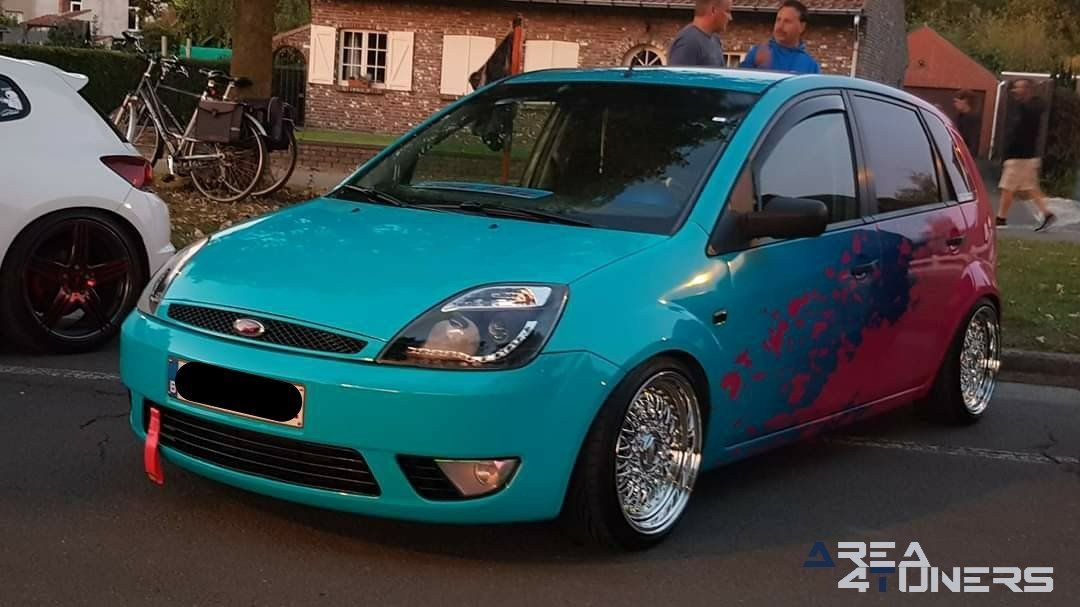 Tuning Night Beernem
Imagen del reportaje de la revista Tuning Area4tuners.es, de la
concentración de coches Tuning del año 2019 en Beernem Bélgica