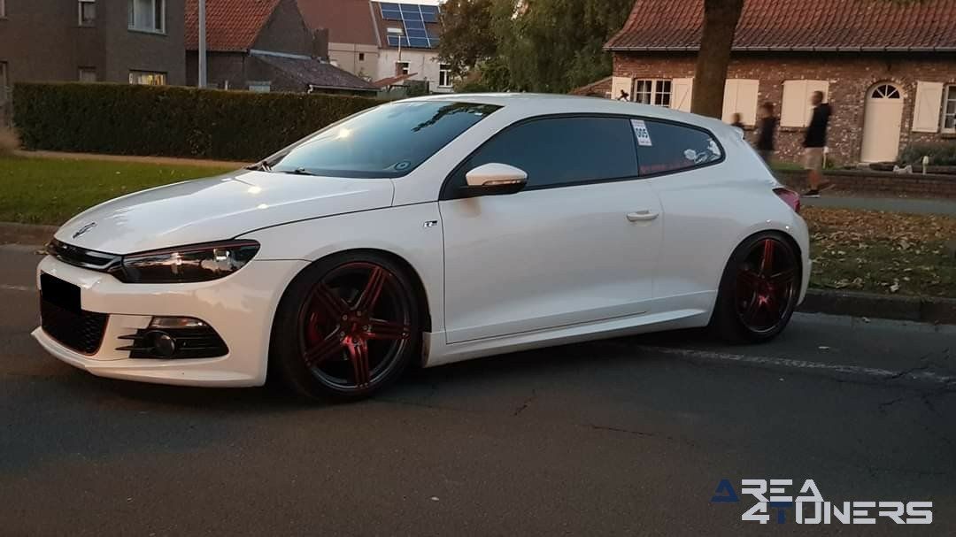 Tuning Night Beernem
Imagen del reportaje de la revista Tuning Area4tuners.es, de la
concentración de coches Tuning del año 2019 en Beernem Bélgica