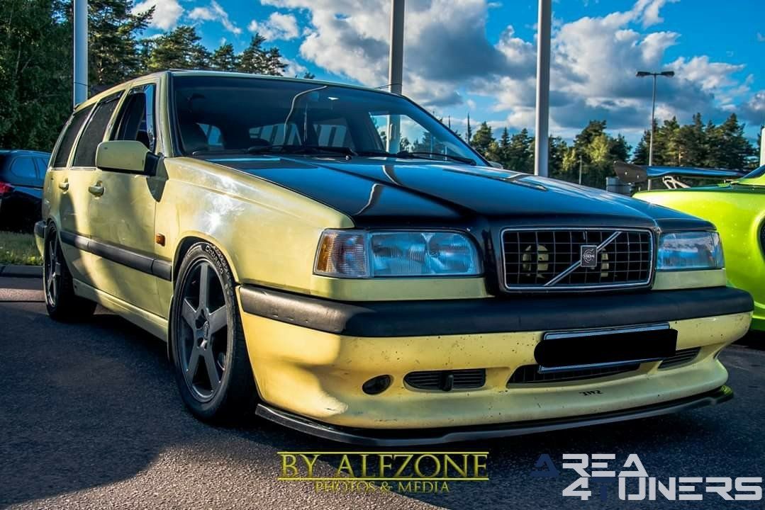 Ksr Midsommattläff
Imagen del reportaje de la revista Tuning Area4tuners.es, de la
concentración de coches Tuning del año 2019 en Karlstad Suecia