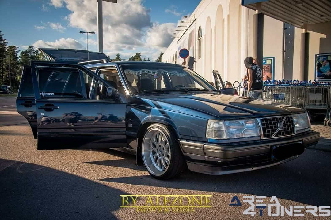 Ksr Midsommattläff
Imagen del reportaje de la revista Tuning Area4tuners.es, de la
concentración de coches Tuning del año 2019 en Karlstad Suecia