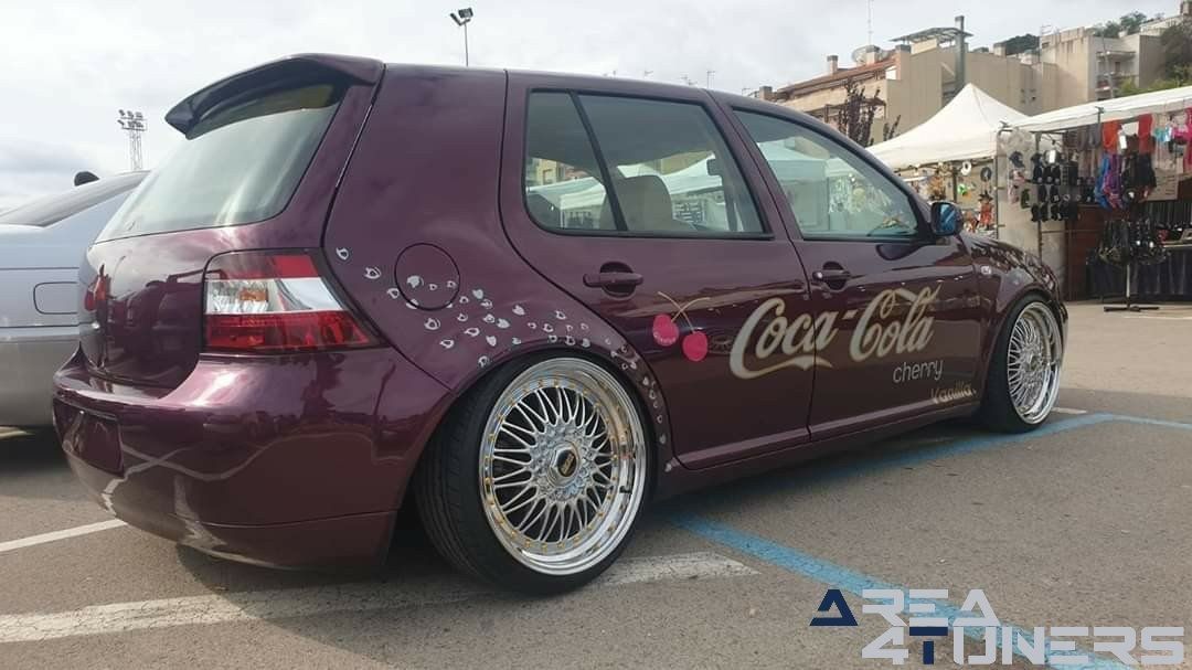 Blanes Motor Days 2k19
Imagen del reportaje revista Tuning Area4tuners.es, concentración de coches Tuning del año 2019 en Blanes, Gerona, España
