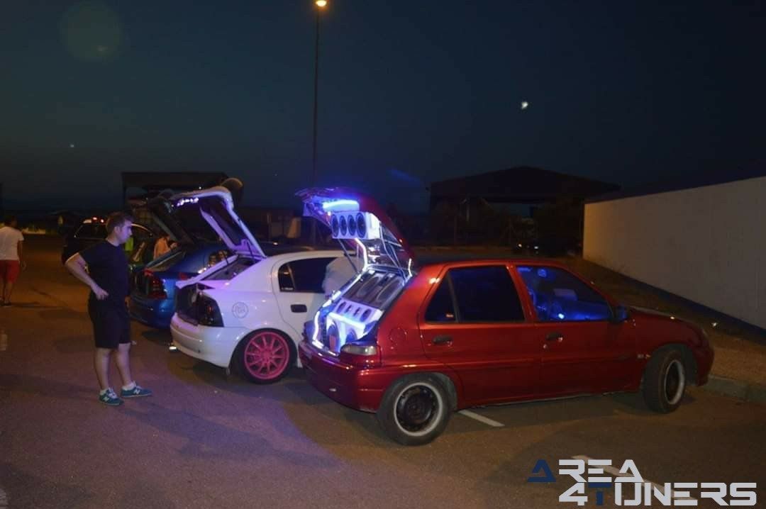 3ª Concentración Navalvillar De Pela
Imagen del reportaje revista Tuning Area4tuners.es, concentración de coches Tuning del año 2016 en Navalvillar De Pela, Badajoz, España