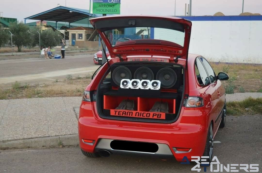 3ª Concentración Navalvillar De Pela
Imagen del reportaje revista Tuning Area4tuners.es, concentración de coches Tuning del año 2016 en Navalvillar De Pela, Badajoz, España