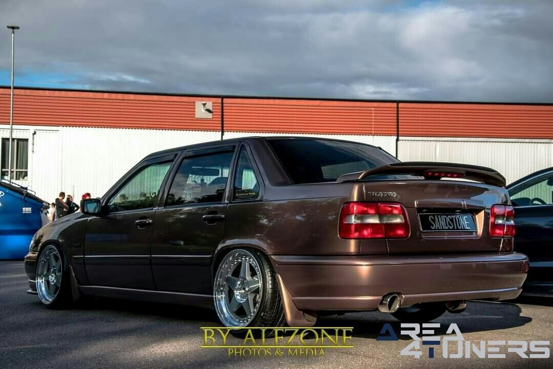 Scumball Parking Only Linköping
Imagen del reportaje de la revista Tuning Area4tuners.es, de la
concentración de coches Tuning del año 2020 en Linköping Suecia