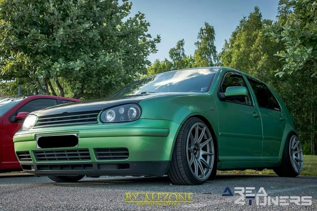 Team Carmeet Vastmaland
Imagen del reportaje de la revista Tuning Area4tuners.es, de la
concentración de coches Tuning del año 2020 en Västeras Suecia