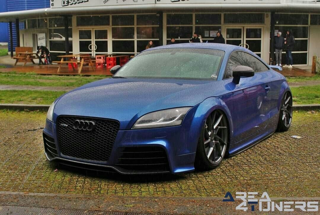 Low Art París
Imagen del reportaje de la revista Tuning Area4tuners.es, de la
concentración de coches Tuning del año 2020 en París Francia