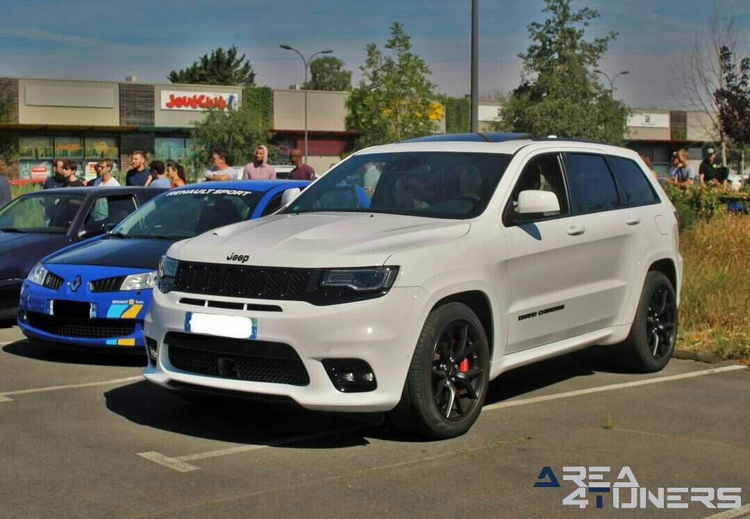 Passion 45
Imagen del reportaje de la revista Tuning Area4tuners.es, de la
concentración de coches Tuning del año 2020 en Fleury Les Aubrais