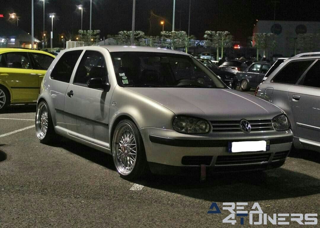 Team Static Sur
Imagen del reportaje de la revista Tuning Area4tuners.es, de la
concentración de coches Tuning del año 2020 en Romilly Sud Seine Francia