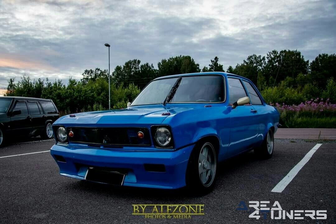 Börlange Street Meet
Imagen del reportaje de la revista Tuning Area4tuners.es, de la
concentración de coches Tuning del año 2020 en Börlange Suecia