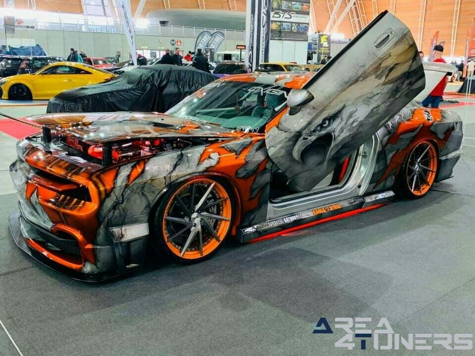 Expo Tuning Torino 2020
Imagen del reportaje de la revista Tuning Area4tuners.es, de la
concentración de coches Tuning del año 2020 en Turín Italia