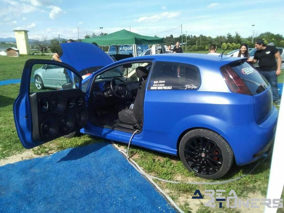 Raduno Dian Coppe
Imagen del reportaje de la revista Tuning Area4tuners.es, de la
concentración de coches Tuning del año 2020 en Veneto Italia