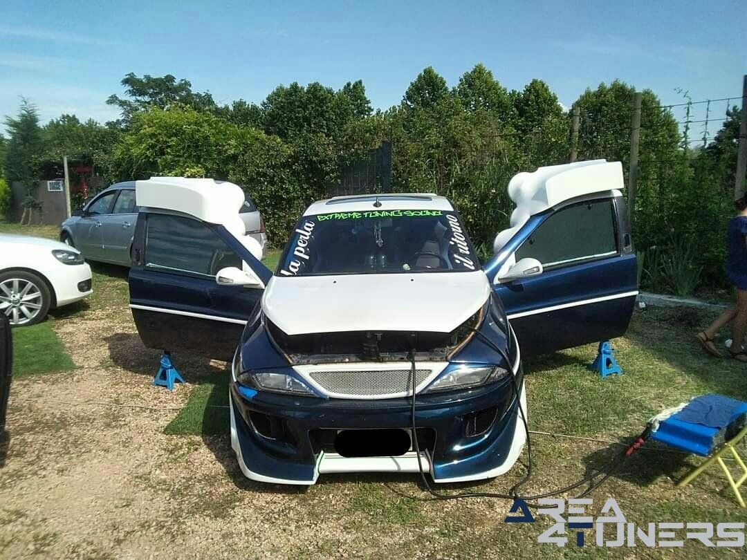 Raduno Dian Coppe
Imagen del reportaje de la revista Tuning Area4tuners.es, de la
concentración de coches Tuning del año 2020 en Veneto Italia