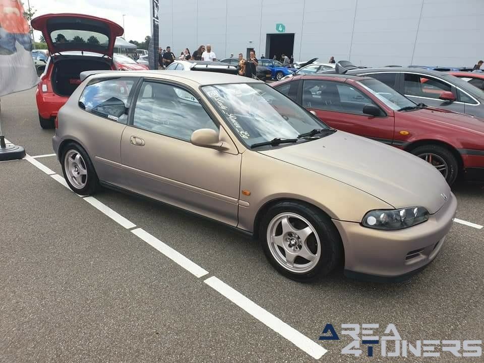 Gr8 2020
Imagen del reportaje de la revista Tuning Area4tuners.es, de la
concentración de coches Tuning del año 2020 en Breda Holanda