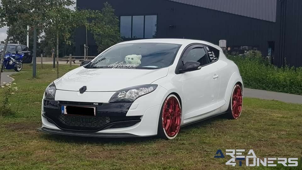 Lazy Sunday 2020
Imagen del reportaje de la revista Tuning Area4tuners.es, de la
concentración de coches Tuning del año 2020 en Jabbeke Bélgica