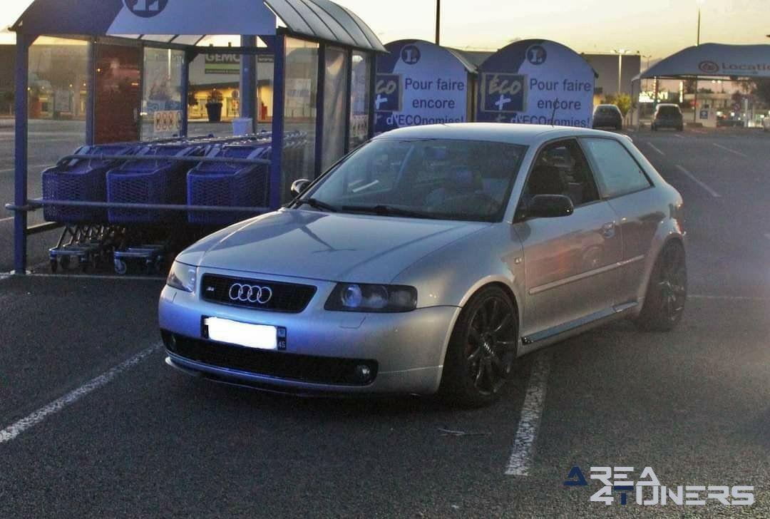 Scrappers A Phitiviers
Imagen del reportaje de la revista Tuning Area4tuners.es, de la
concentración de coches Tuning del año 2020 en Phitiviers Francia