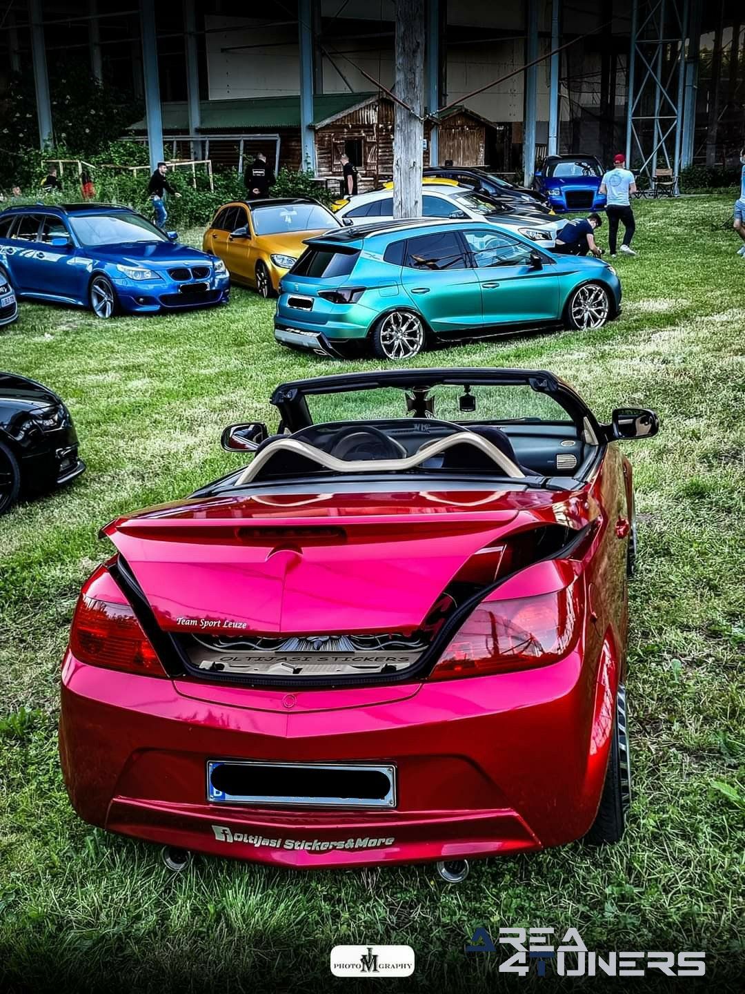 Adventure Tuning Night 5
Imagen del reportaje de la revista Tuning Area4tuners.es, de la concentración de coches Tuning del año 2021 en Komen Bélgica