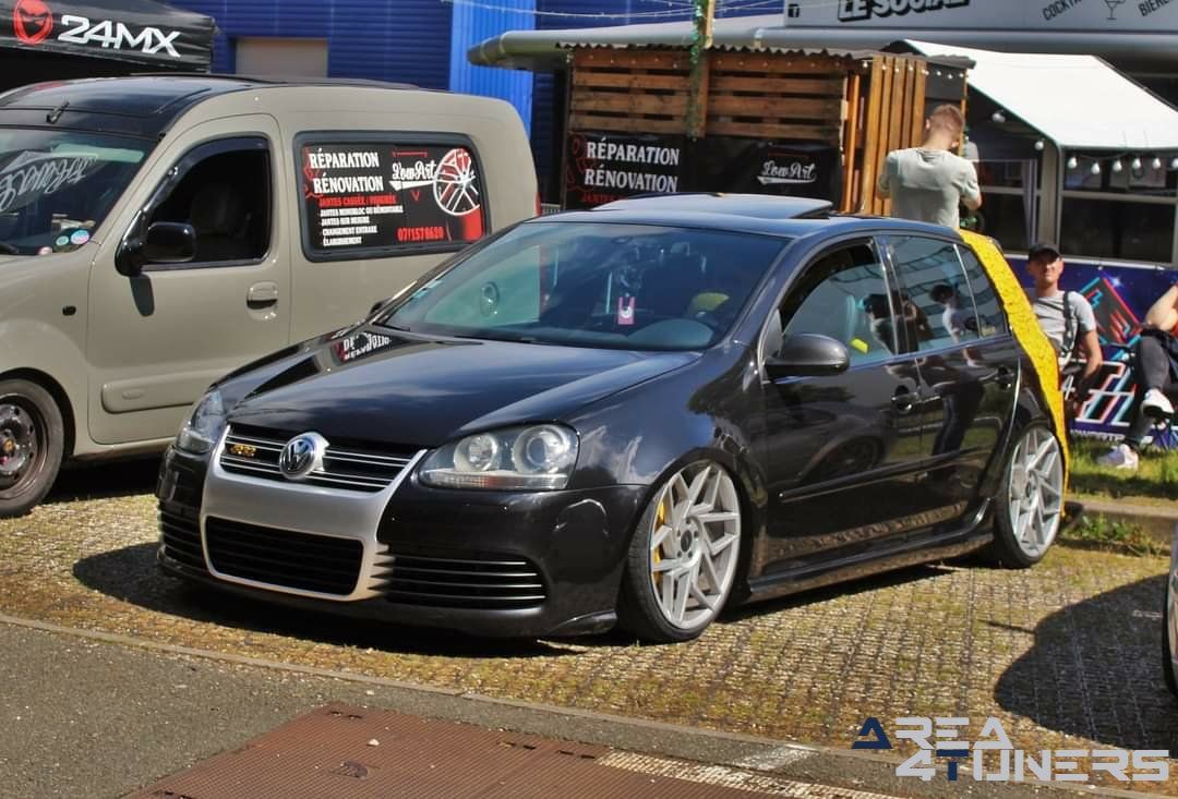 Meeting Low Art 2k21
Imagen del reportaje de la revista Tuning Area4tuners.es, de la concentración de coches Tuning del año 2021 en París Francia