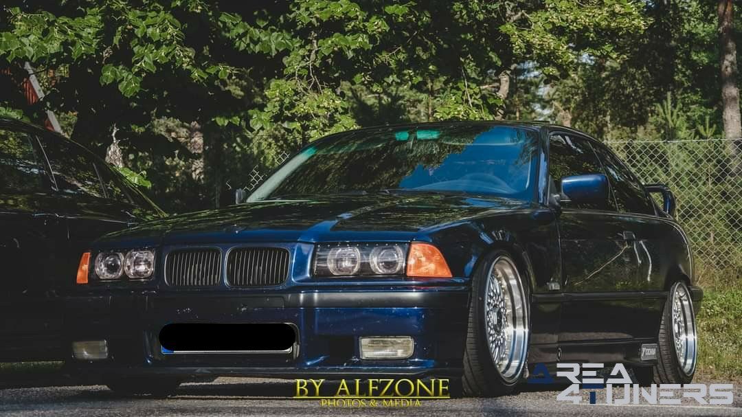 Barva Bygdegard 2k21
Imagen del reportaje de la revista Tuning Area4tuners.es, de la
concentración de coches Tuning del año 2021 en Bygdegard Suecia