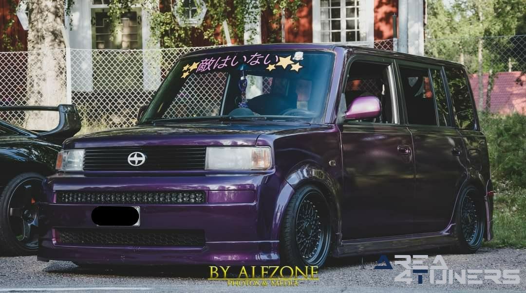 Barva Bygdegard 2k21
Imagen del reportaje de la revista Tuning Area4tuners.es, de la
concentración de coches Tuning del año 2021 en Bygdegard Suecia