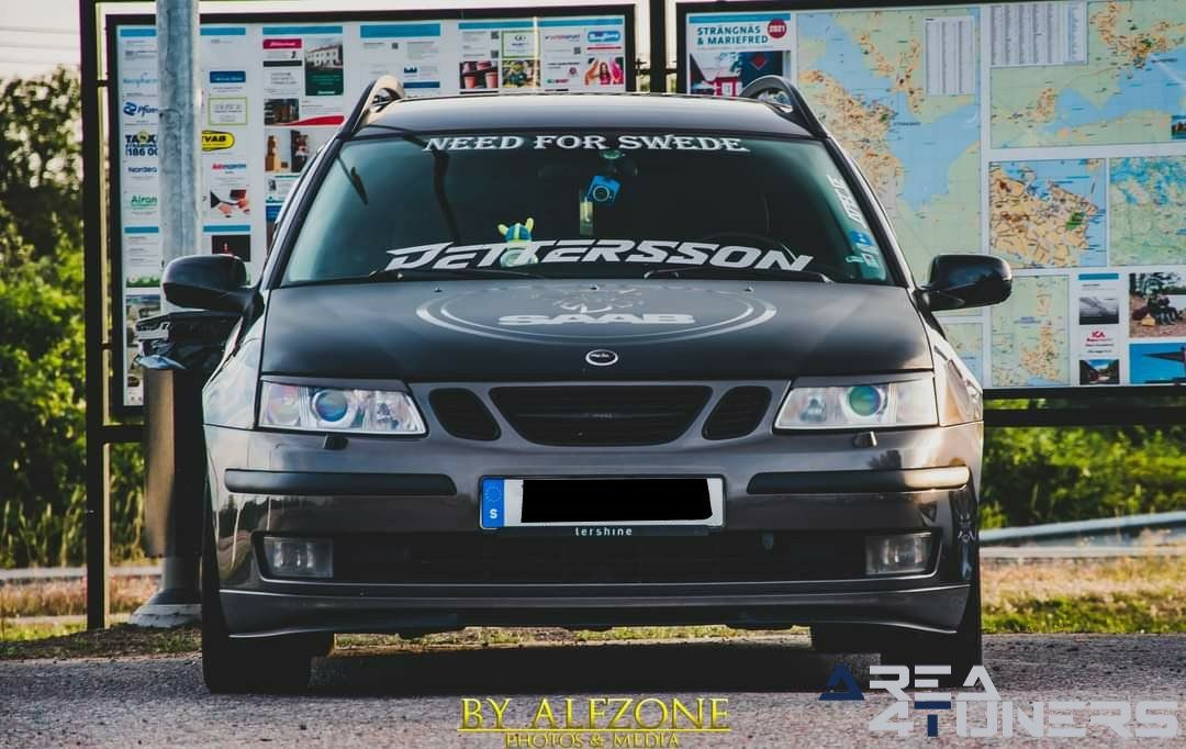 Lägesta 2021
Imagen del reportaje de la revista Tuning Area4tuners.es, de la
concentración de coches Tuning del año 2021 en Lägesta Suecia