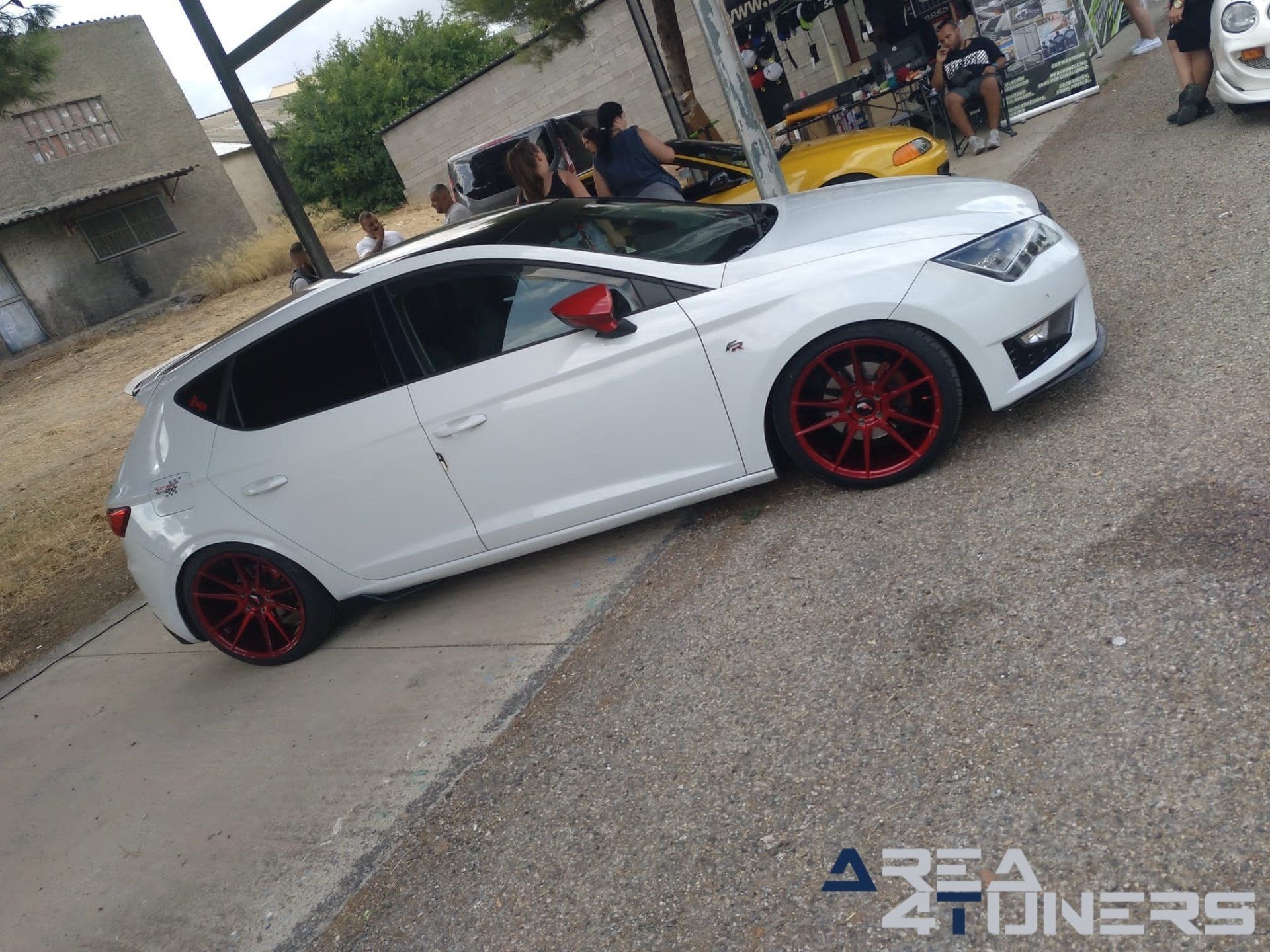 1er Benefic Motor Show Mequinenza
Imagen del reportaje de la revista Tuning Area4tuners.es, de la concentración de coches Tuning del año 2021 en Mequinenza, Zaragoza, España