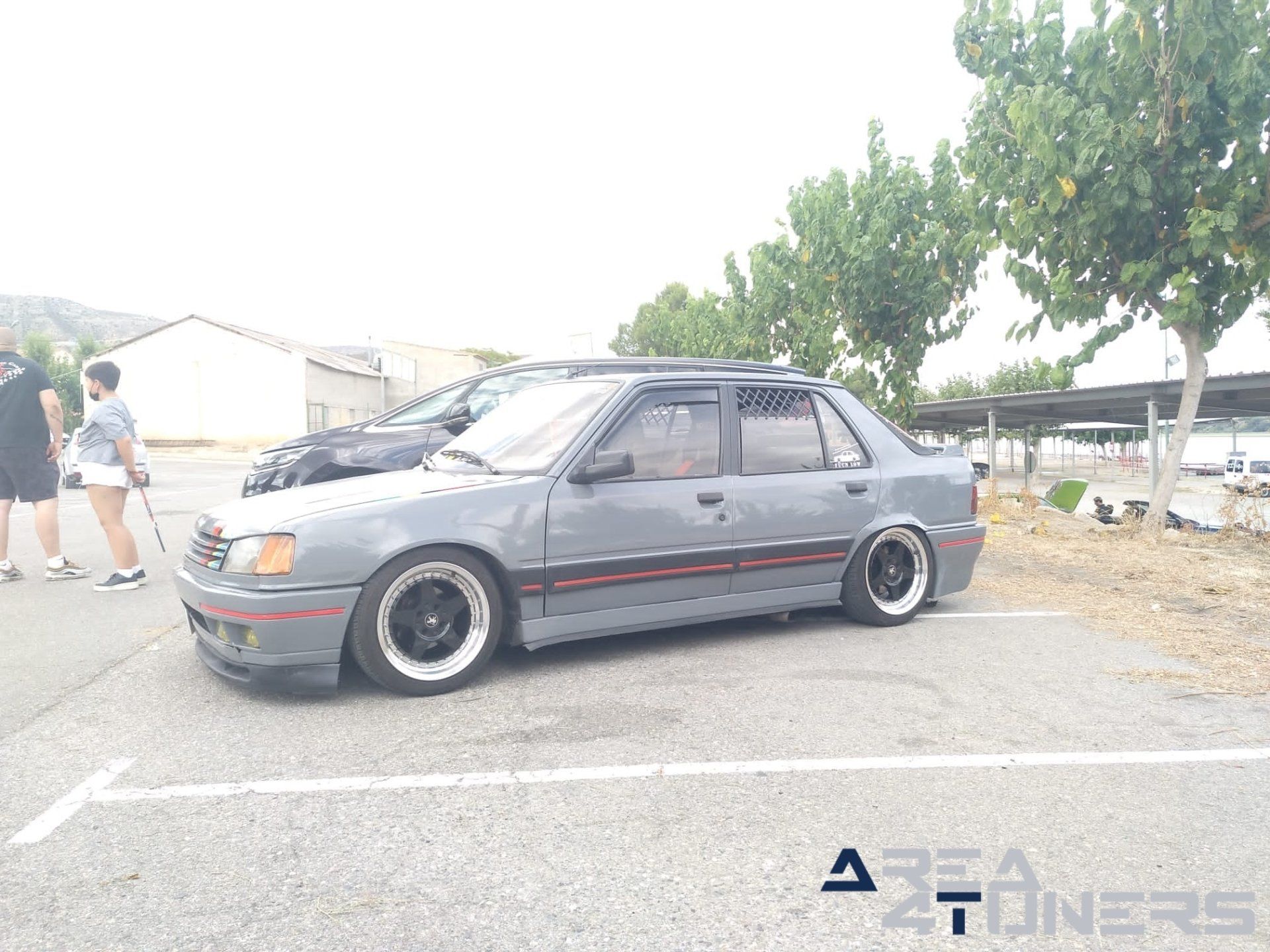 1er Benefic Motor Show Mequinenza
Imagen del reportaje de la revista Tuning Area4tuners.es, de la concentración de coches Tuning del año 2021 en Mequinenza, Zaragoza, España