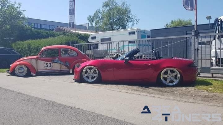 Back To The Roots
Imagen del reportaje de la revista Tuning Area4tuners.es, de la
concentración de coches Tuning del año 2021 en Rochesterlarn Bélgica