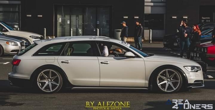 JSR Träff nº 3 Jönköping
Imagen del reportaje de la revista Tuning Area4tuners.es, de la
concentración de coches Tuning del año 2021 en Jönköping Suecia