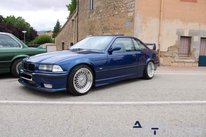 Kdd Santa María Ribarredonda
Imagen del reportaje de la revista Tuning Area4tuners.es, de la concentración de coches Tuning del año 2021 en Santa María Ribarredonda, Burgos, España