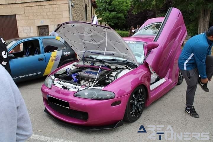 Kdd Santa María Ribarredonda
Imagen del reportaje de la revista Tuning Area4tuners.es, de la concentración de coches Tuning del año 2021 en Santa María Ribarredonda, Burgos, España